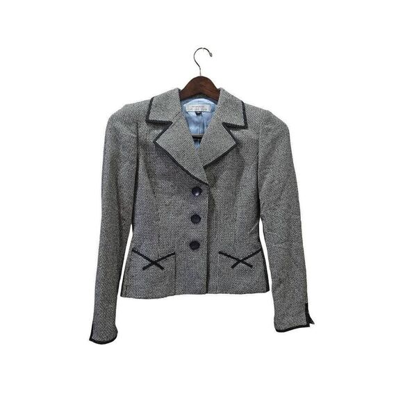 Tahari 4 skirt suit - Picture 1 of 16